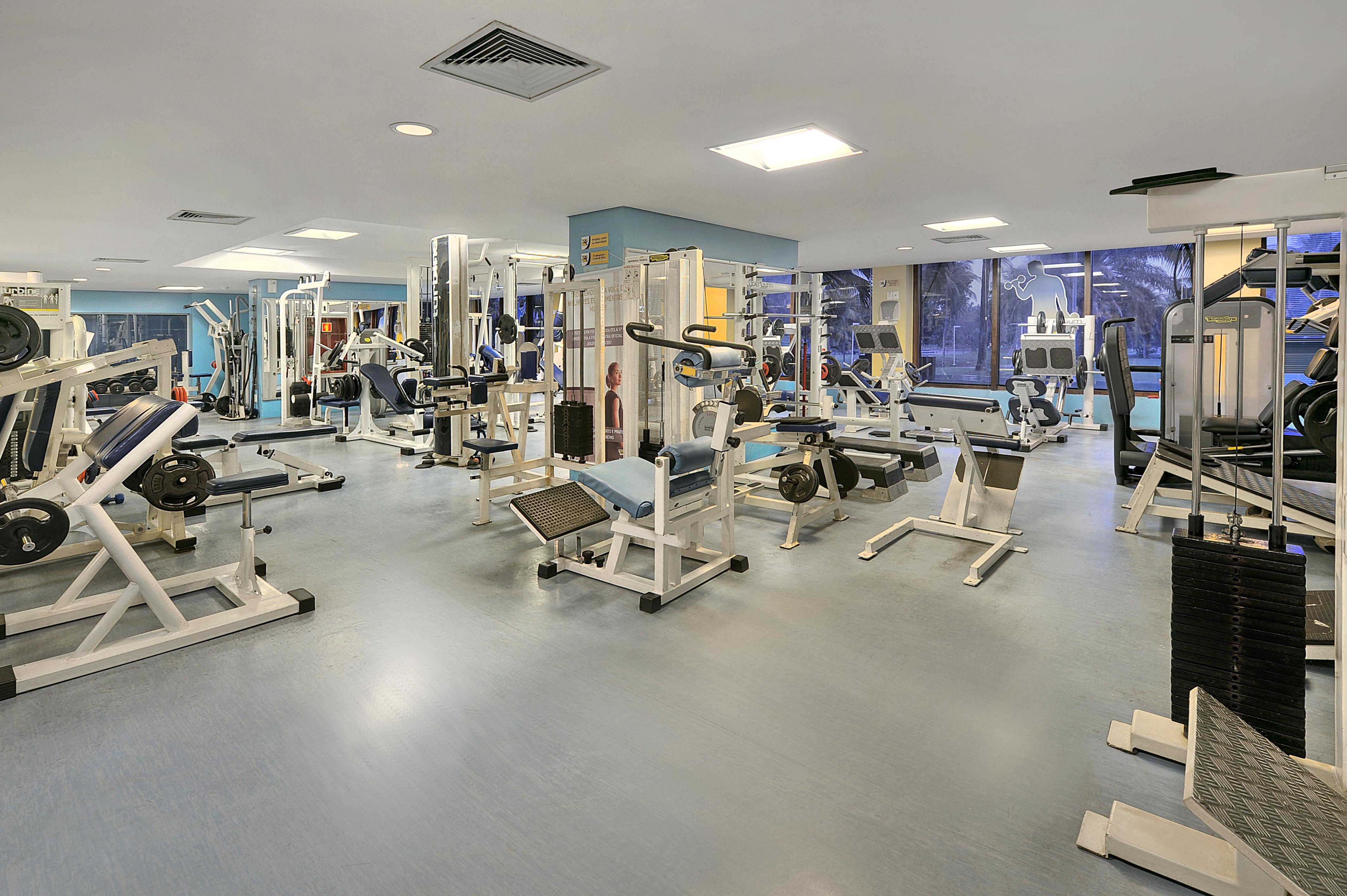 Hotel Deville Prime Салвадор Екстер'єр фото The gym at the hotel