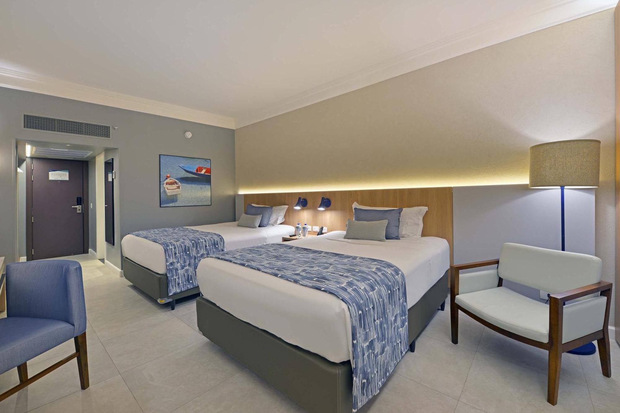 Hotel Deville Prime Салвадор Екстер'єр фото A room at the hotel