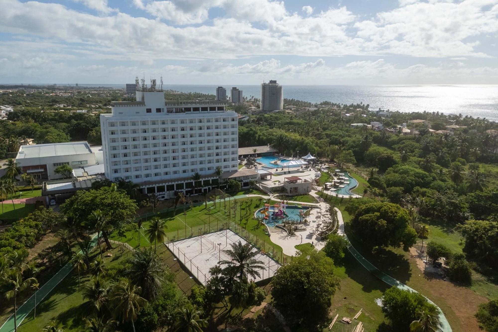 Hotel Deville Prime Салвадор Екстер'єр фото Aerial view of the hotel
