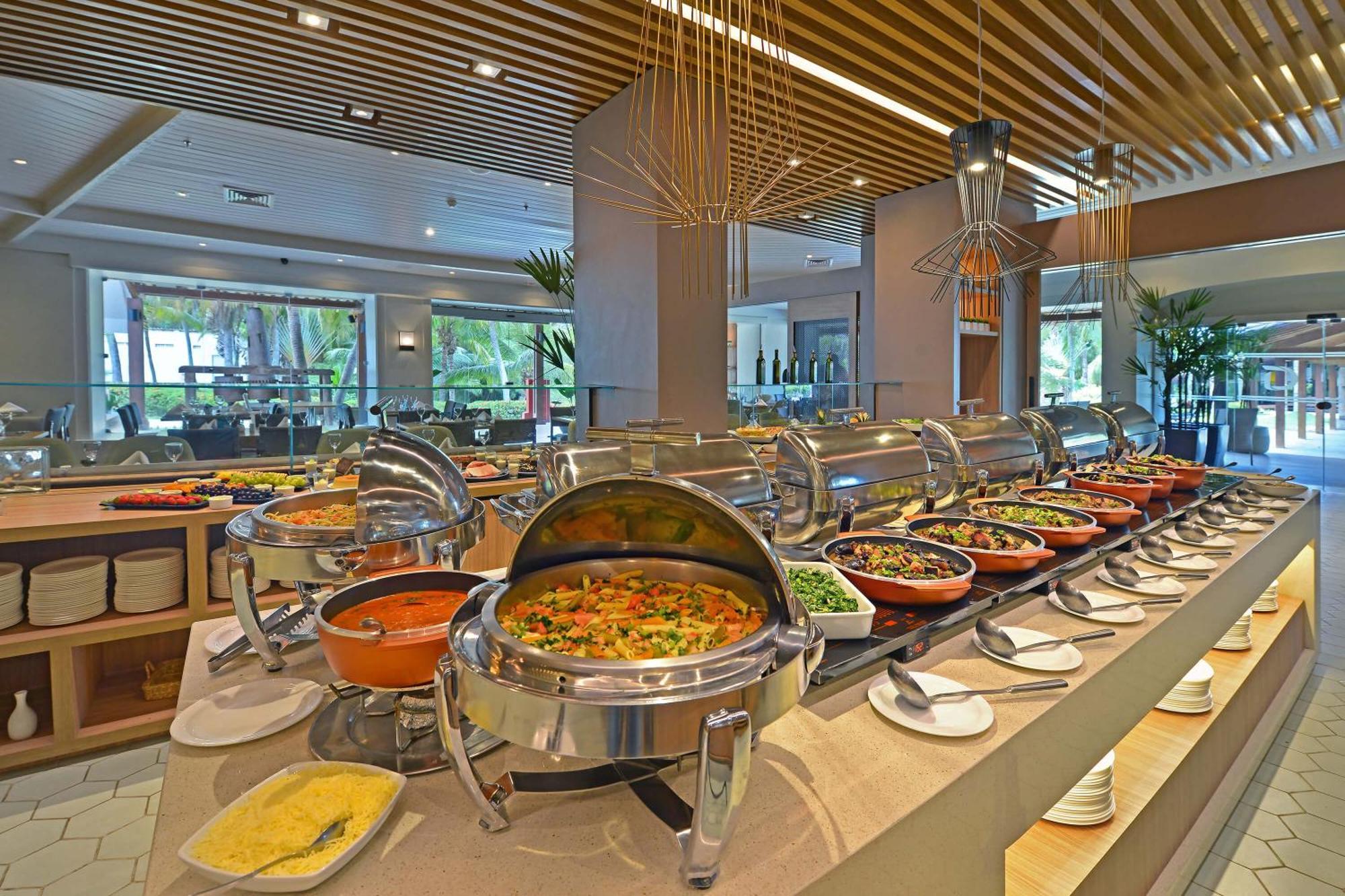 Hotel Deville Prime Салвадор Екстер'єр фото A buffet at a hotel