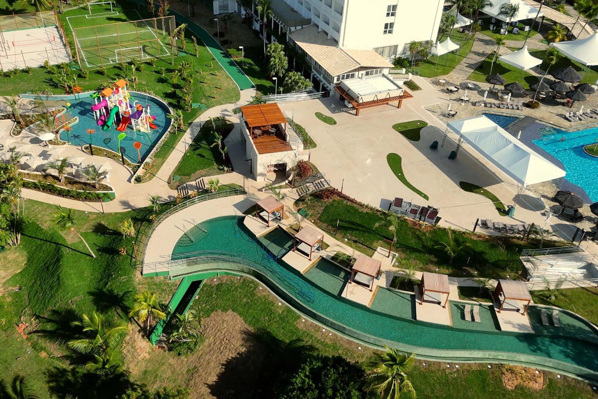 Hotel Deville Prime Салвадор Екстер'єр фото Aerial view of the resort
