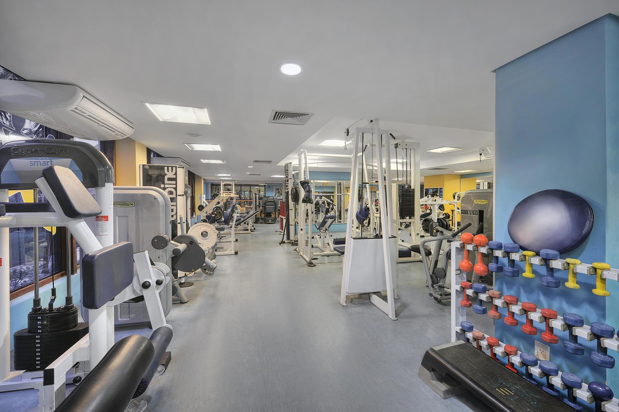 Hotel Deville Prime Салвадор Екстер'єр фото The gym at the University of Bath