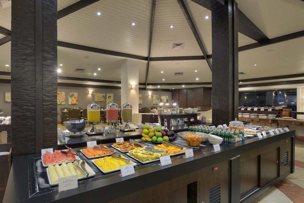 Hotel Deville Prime Салвадор Екстер'єр фото A buffet at a hotel